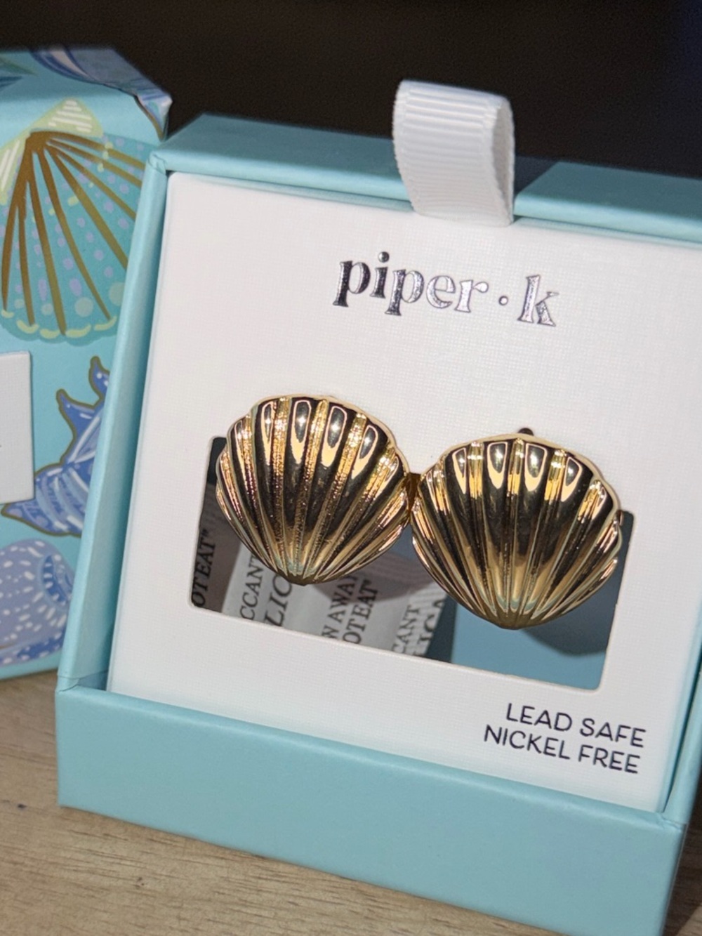piper·k Gold Shell Stud Earrings - Shiny Gold Seashell Design